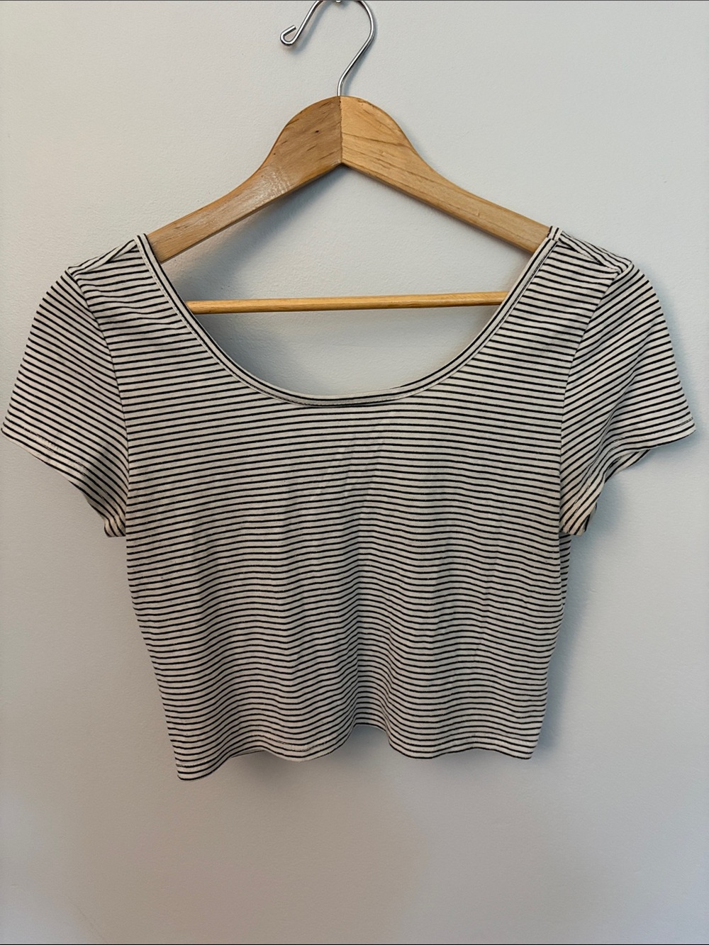 American Eagle Outfitters Black & White Striped Scoop-Neck Crop Top